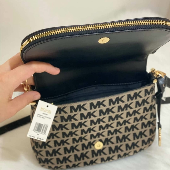 MICHAEL KORS BEDFOLD SMALL FLAP CROSSBODY - Picture 3 of 6